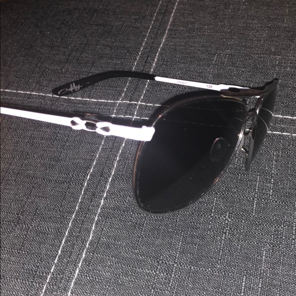 Authentic Oakley daisychain sunglasses